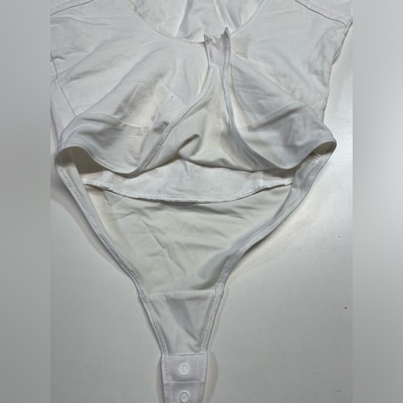 Lululemon Heavyweight Cotton T-Shirt Bodysuit White Top Open Back Women’s Small - Picture 10 of 12